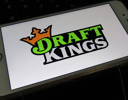 L’ex dirigente di DraftKings fa appello ai limiti imposti dalla corte sul nuovo ruolo in Fanatics